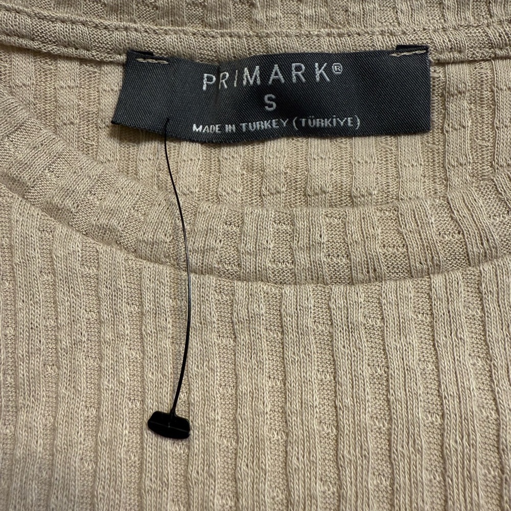 Primark Ribbed Knit Open-Back
Crop Top - Picture 3 of 3